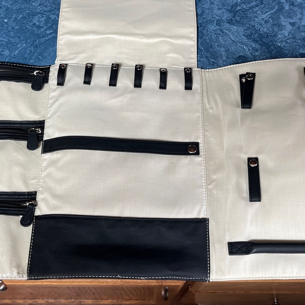 Black Quilted Faux Leather jewelry organizer - Picture 3 of 4